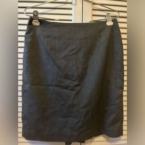 Banana Republic Gray Skirt - Size 8